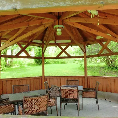 Villa Excellent In Borstendorf With Garden Grunhainichen